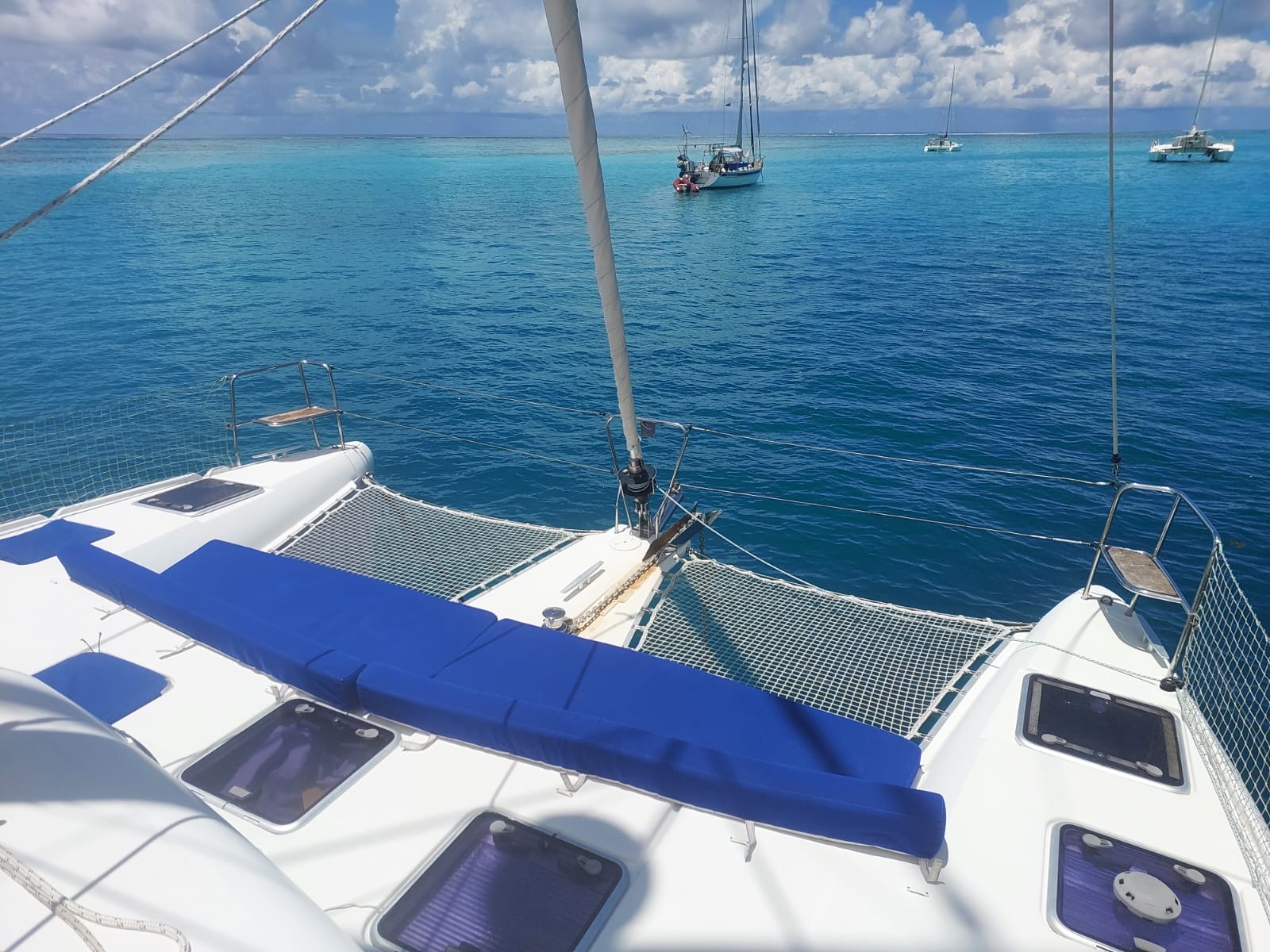 catamaran-coussinavant